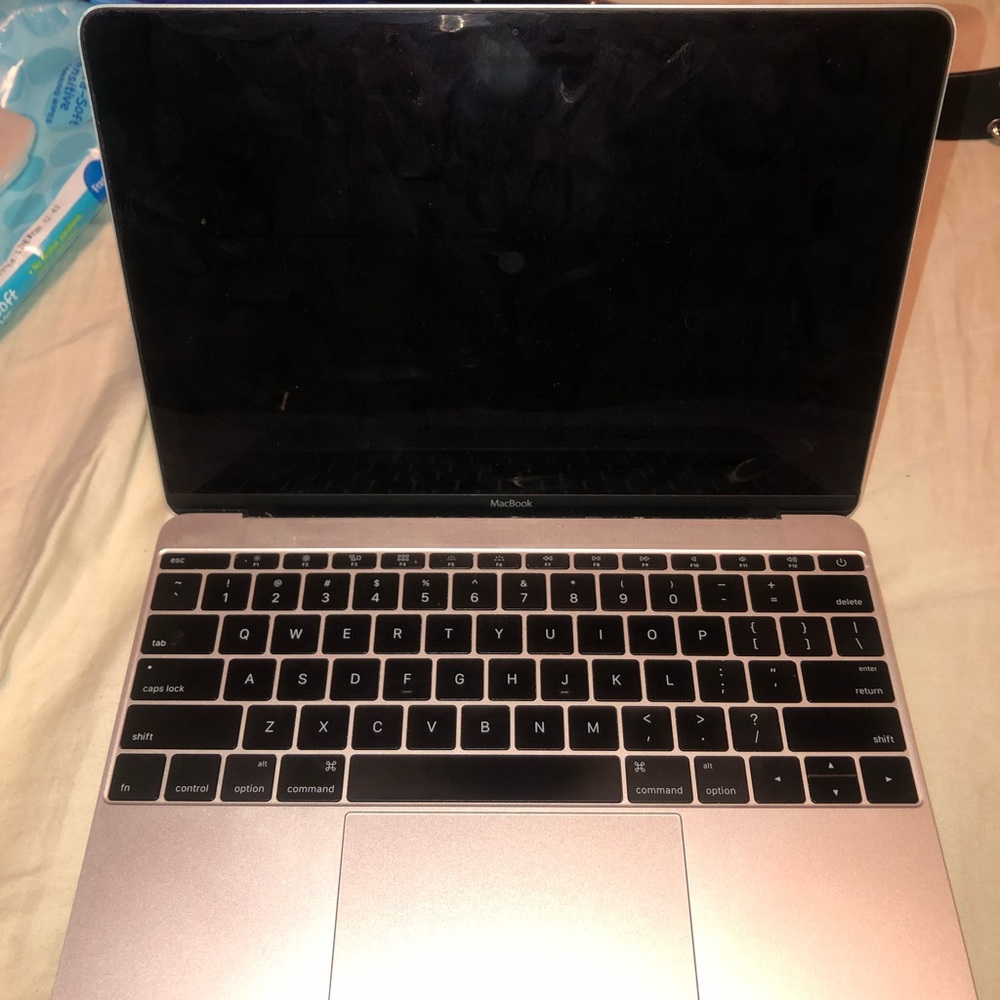 MacBook - Picture 3 of 8